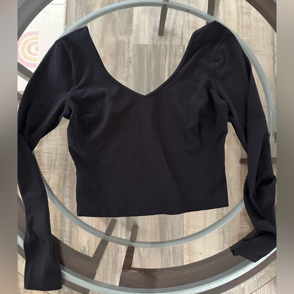 Lululemon vneck longsleeve in black